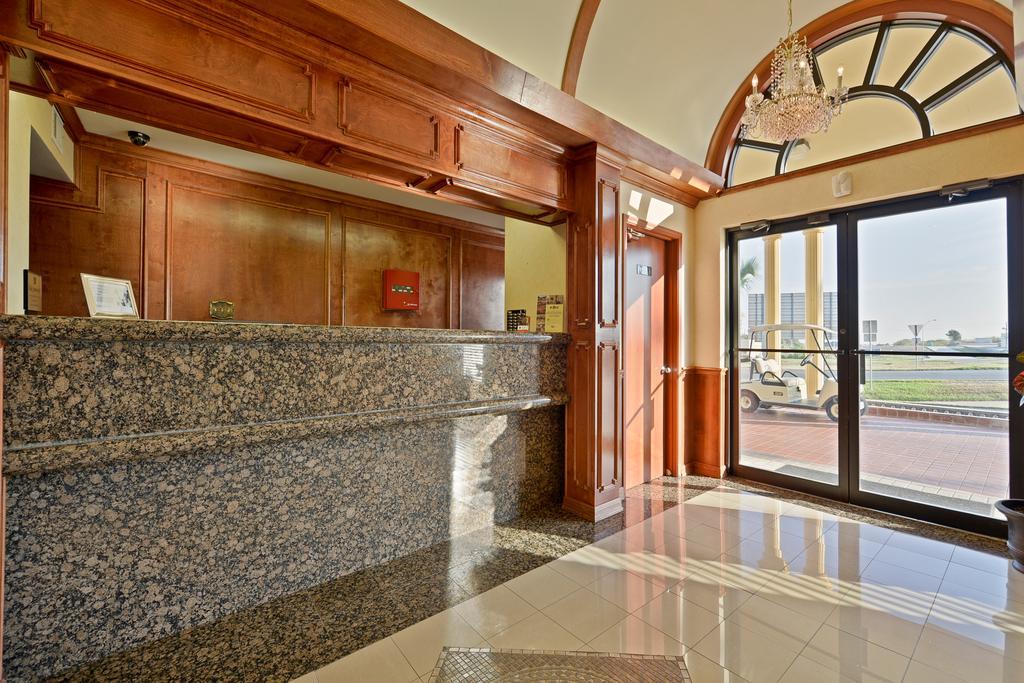 Super 8 By Wyndham Corpus Christi Northwest Motel Bagian luar foto