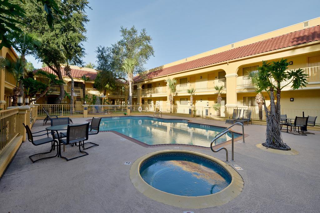 Super 8 By Wyndham Corpus Christi Northwest Motel Bagian luar foto